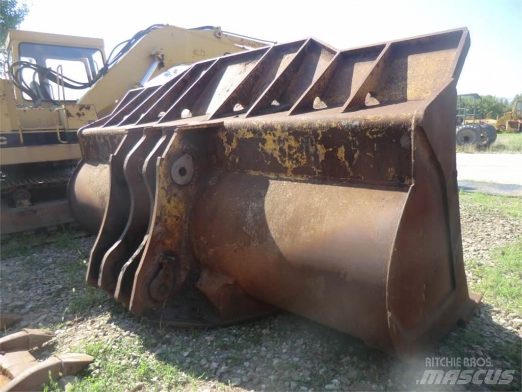CAT 953 Drugo