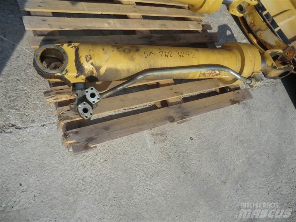 CAT 962H Drugo