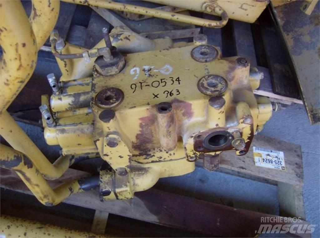 CAT 963 Drugo