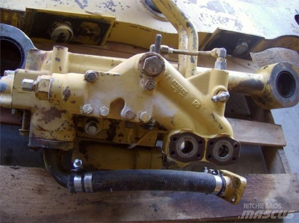 CAT 963 Drugo