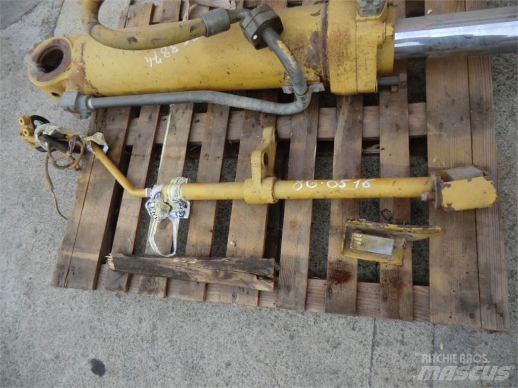 CAT 963C Drugo