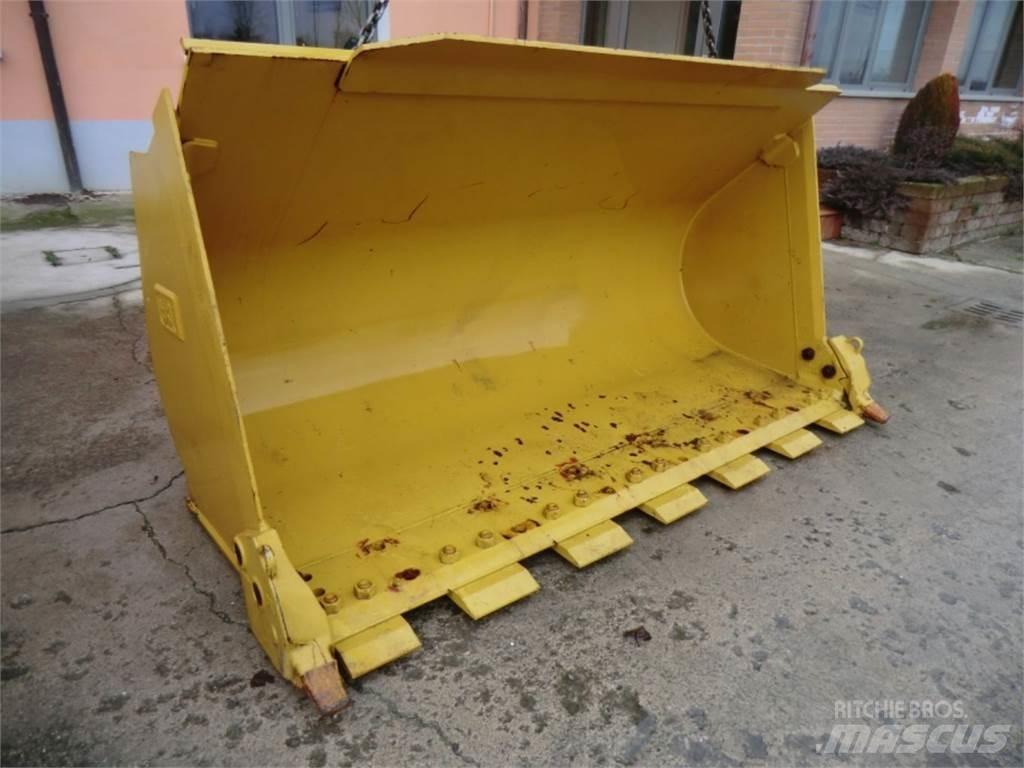CAT 963D Drugo