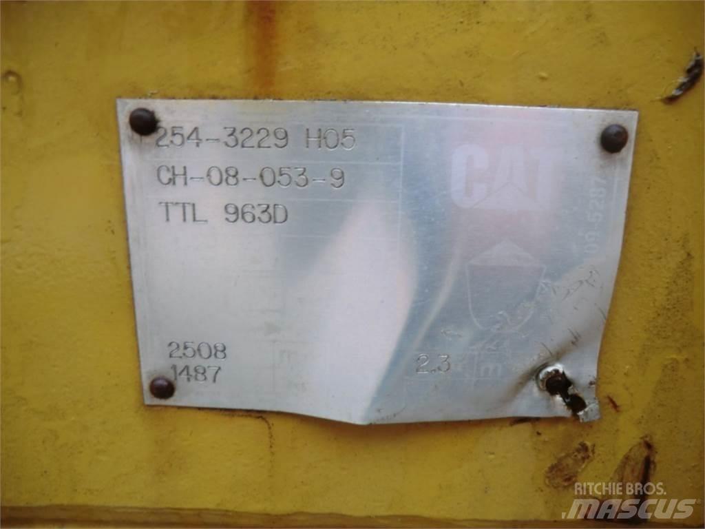 CAT 963D Drugo