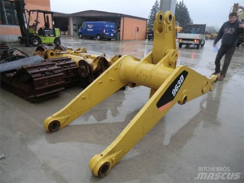 CAT 963D Podvozje in vzmetenje