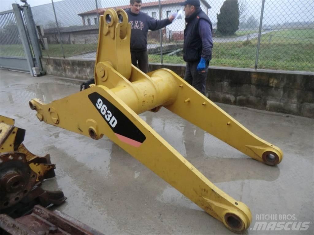 CAT 963D Podvozje in vzmetenje