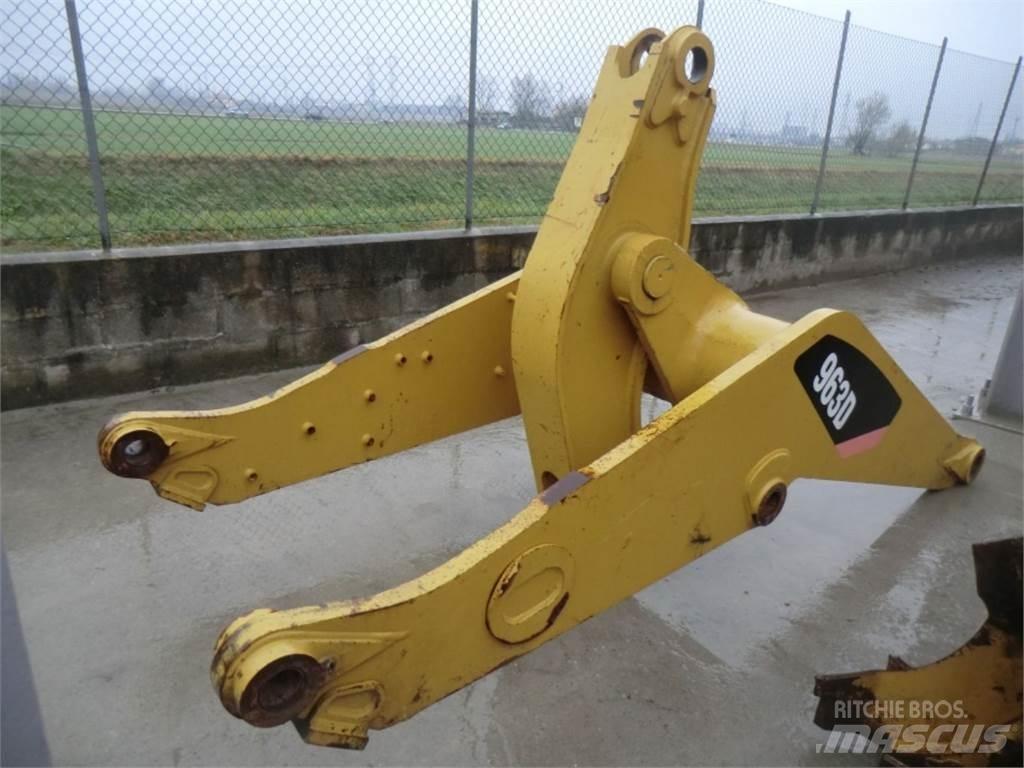 CAT 963D Podvozje in vzmetenje