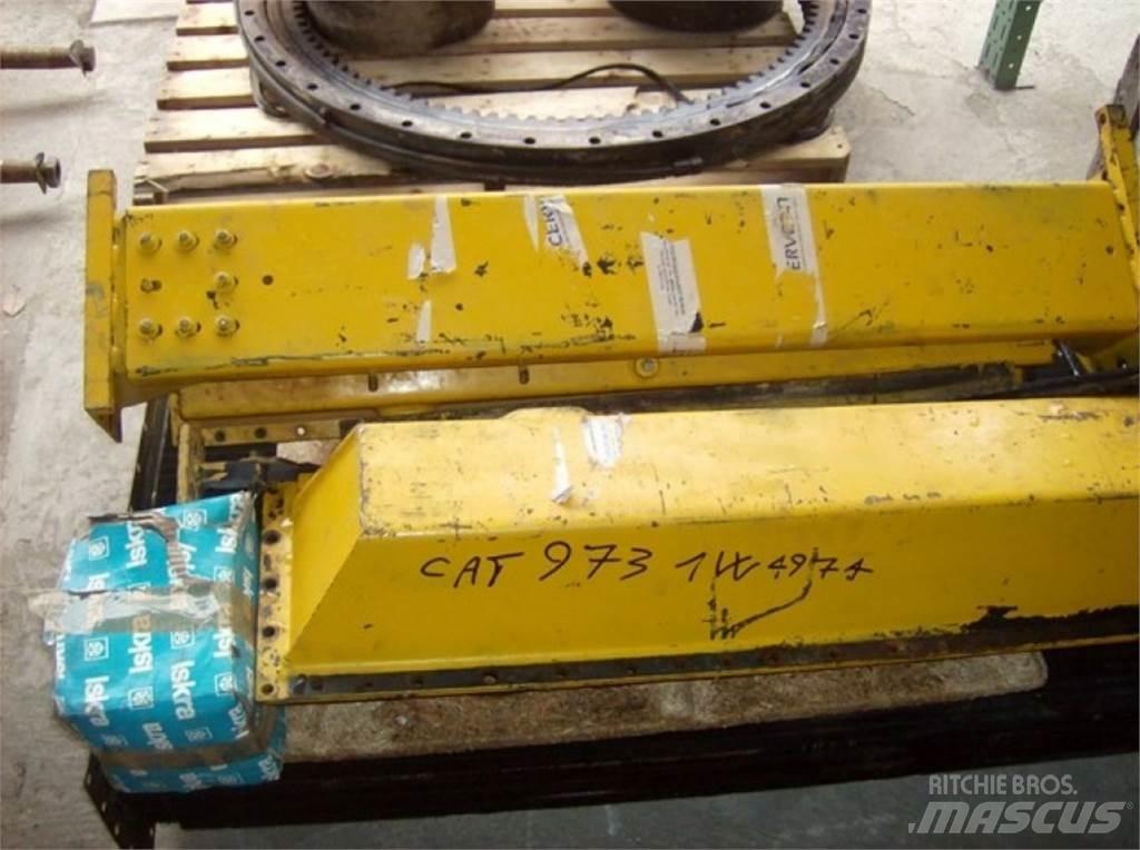CAT 973 Drugo