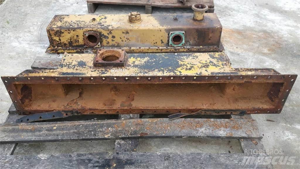 CAT 988B Drugo