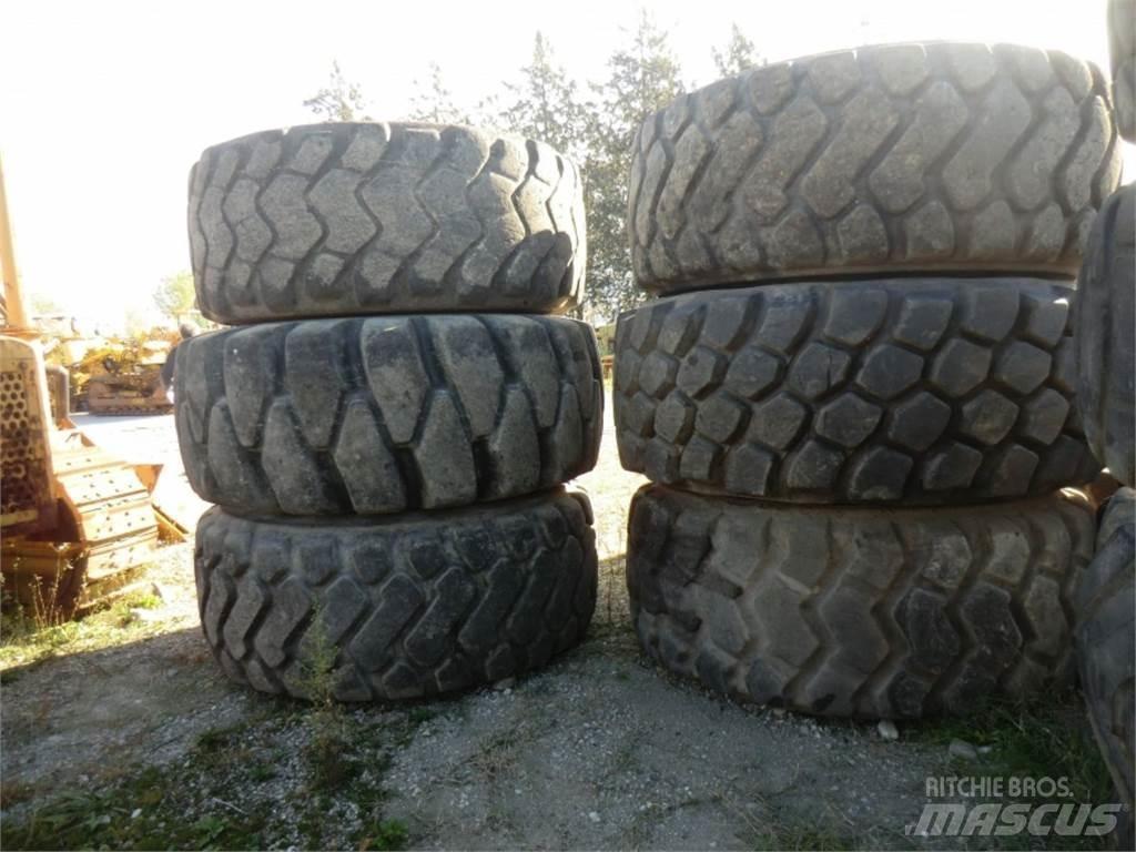 CAT 988G Drugo