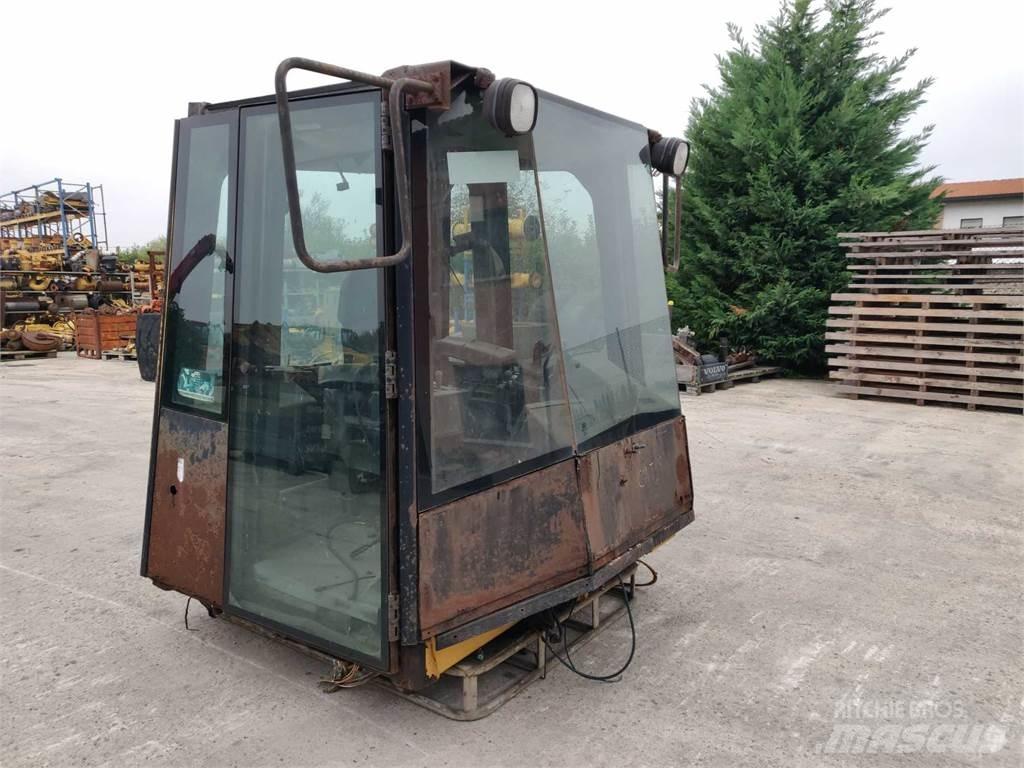 CAT 988G Podvozje in vzmetenje
