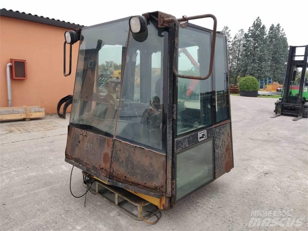 CAT 988G Podvozje in vzmetenje