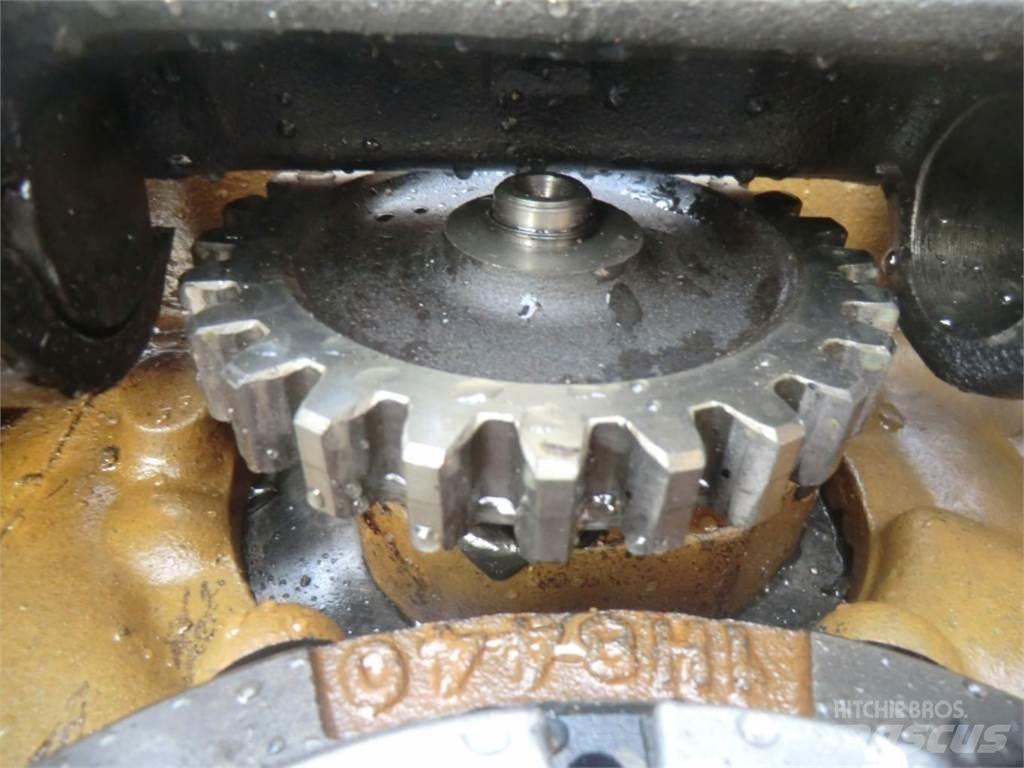 CAT D333 Motorji
