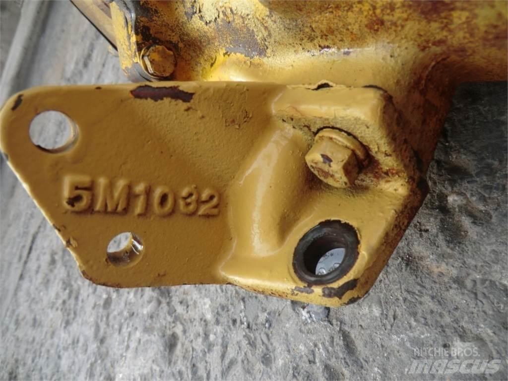 CAT D333 Motorji
