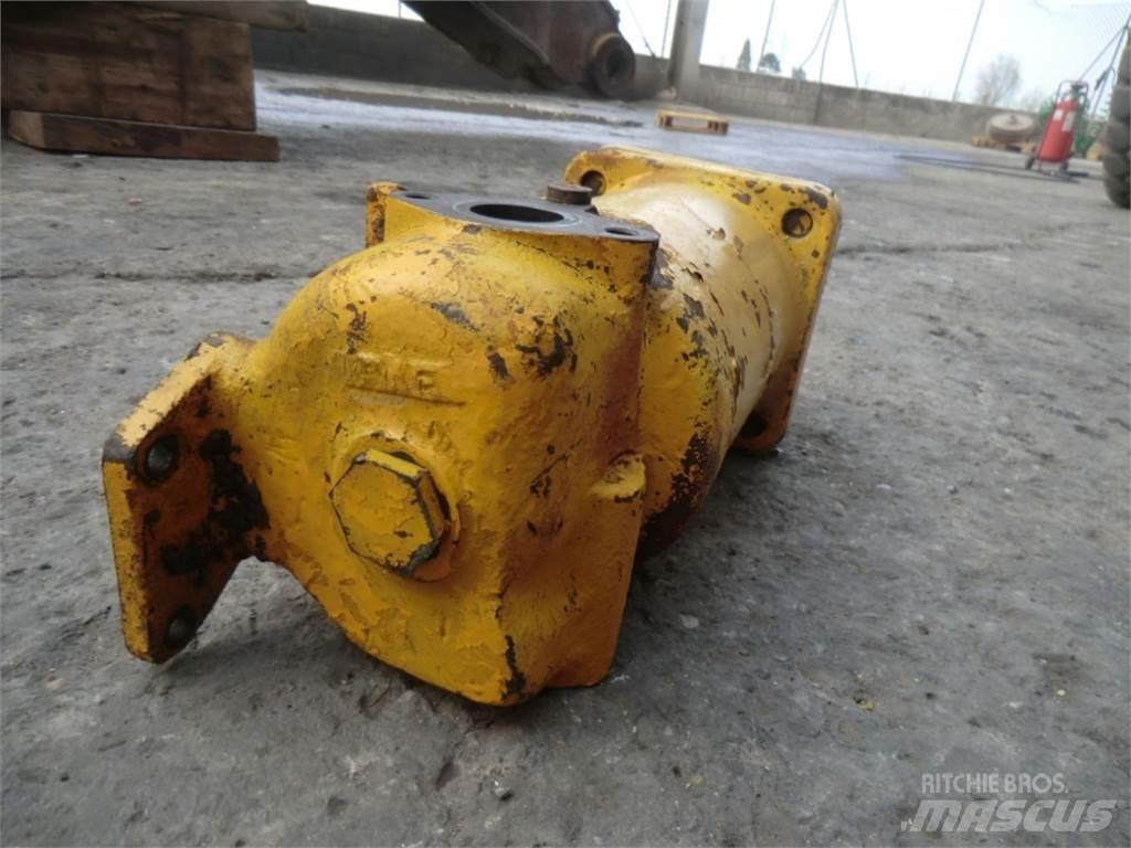 CAT D333 Motorji