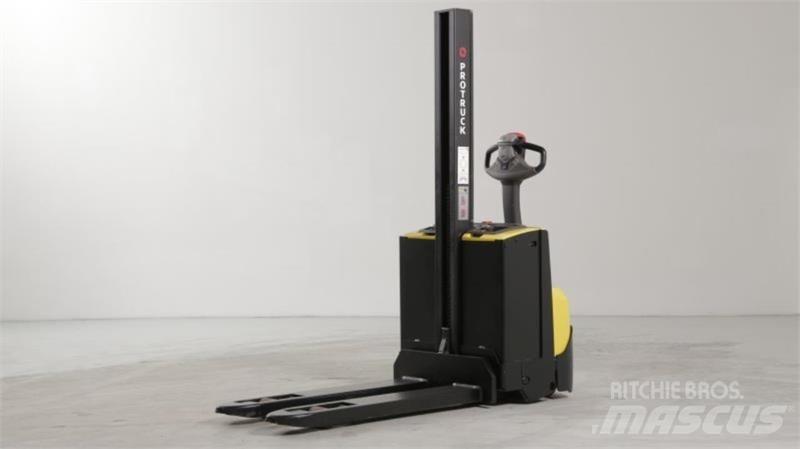 BT SWE080L Samopogonski ročni viličarji