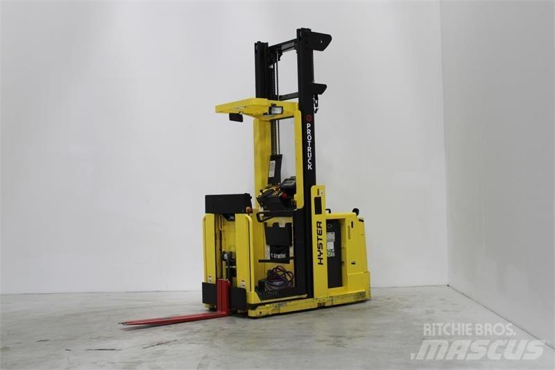 Hyster K1.0L Nizko dvižni komisionirni viličar