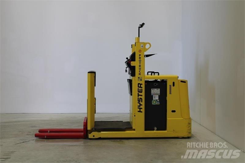Hyster K1.0L Nizko dvižni komisionirni viličar