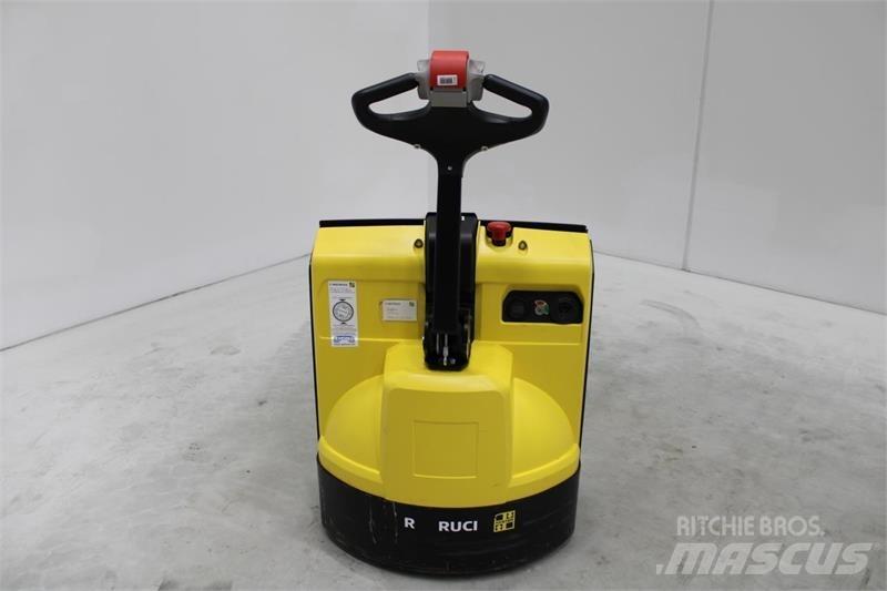 Hyster P1.6 Električni nizko dvižni viličar