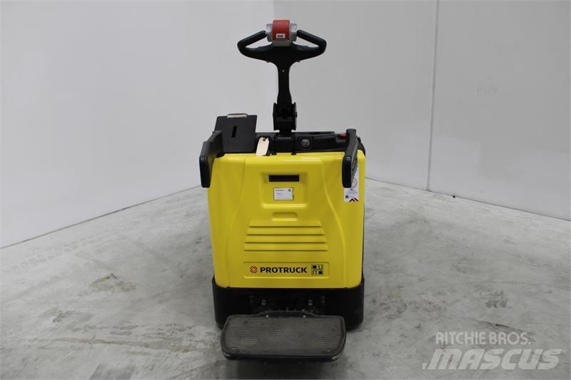 Hyster P2.0S Električni nizko dvižni viličar s stojiščem