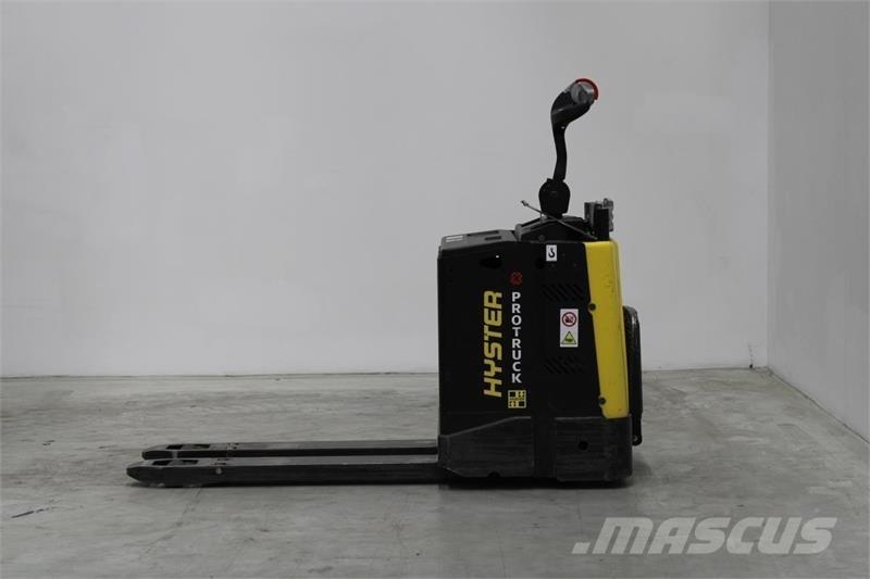 Hyster P2.0S Električni nizko dvižni viličar s stojiščem