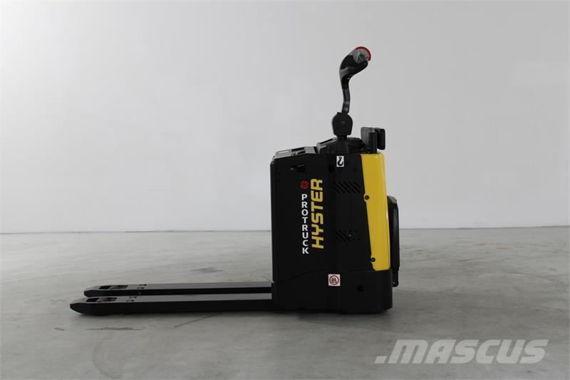 Hyster P2.0S Električni nizko dvižni viličar s stojiščem