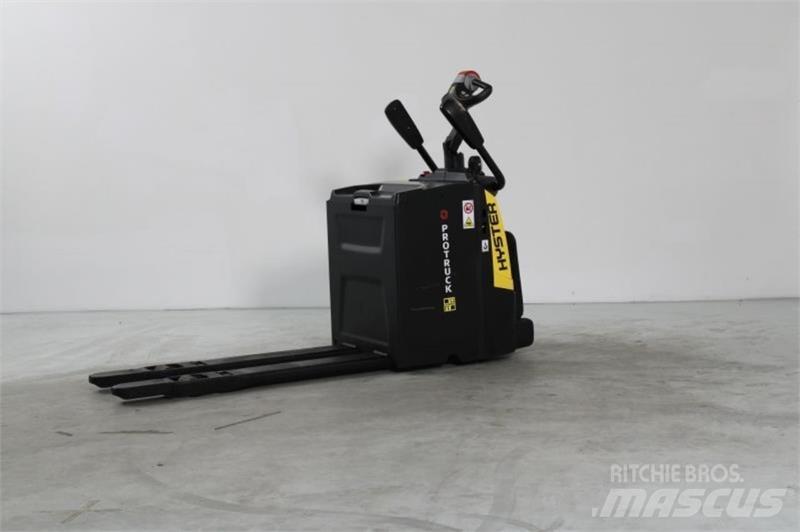 Hyster P2.0S Električni nizko dvižni viličar s stojiščem