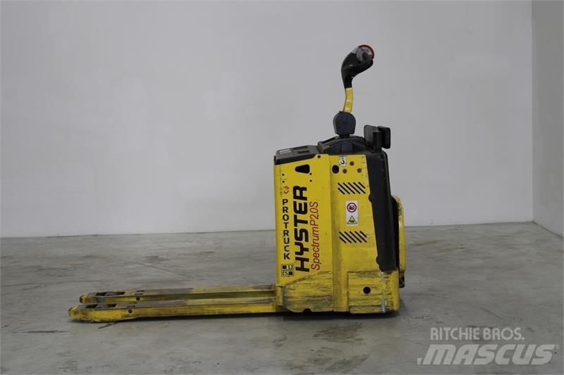 Hyster P2.0S Električni nizko dvižni viličar s stojiščem
