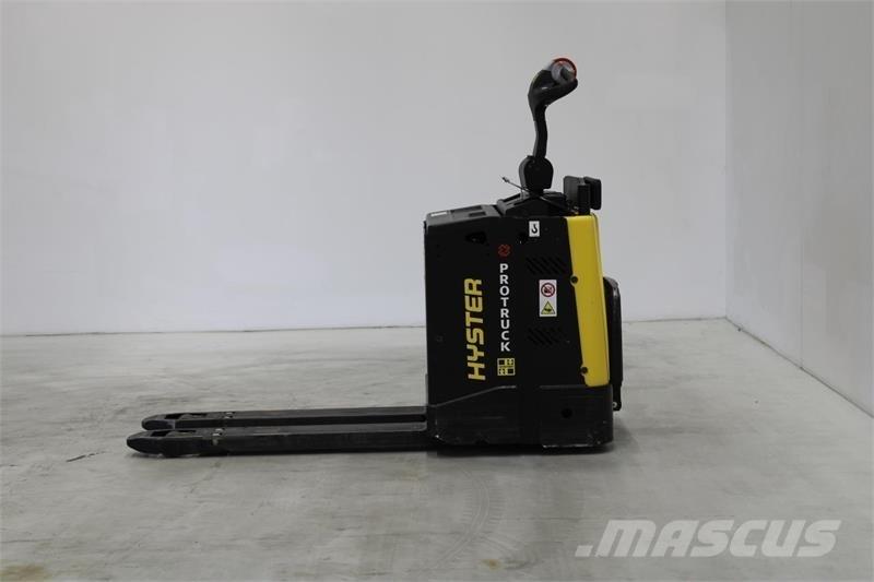 Hyster P2.0S Električni nizko dvižni viličar s stojiščem