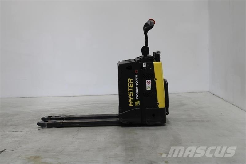 Hyster P2.0S Električni nizko dvižni viličar s stojiščem