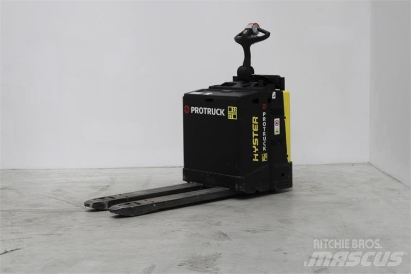 Hyster P2.0S Električni nizko dvižni viličar s stojiščem