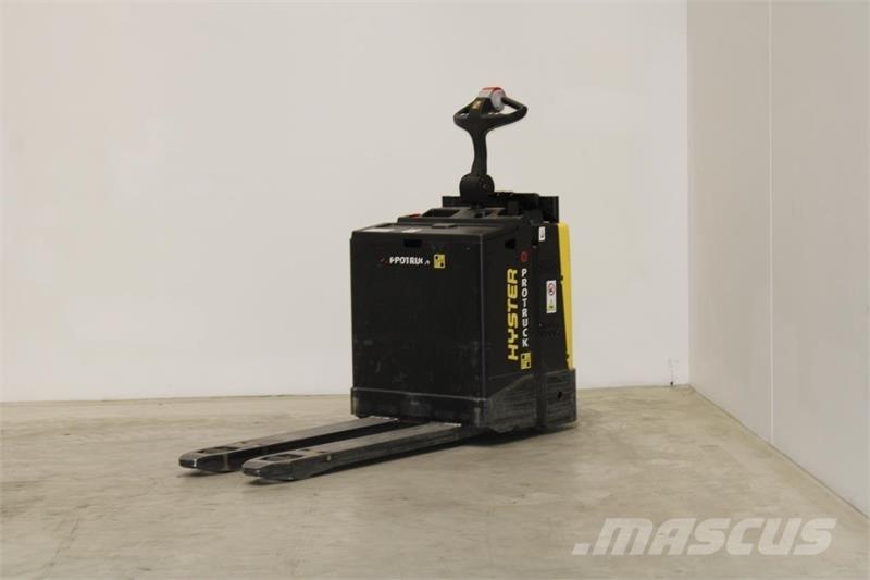 Hyster P2.0S Električni nizko dvižni viličar s stojiščem