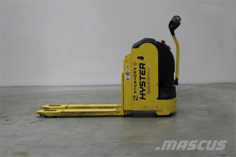 Hyster P3.0 Električni nizko dvižni viličar