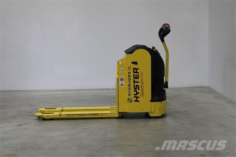 Hyster P3.0 Električni nizko dvižni viličar