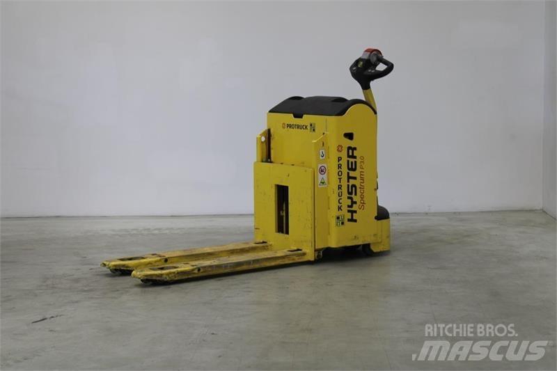 Hyster P3.0 Električni nizko dvižni viličar