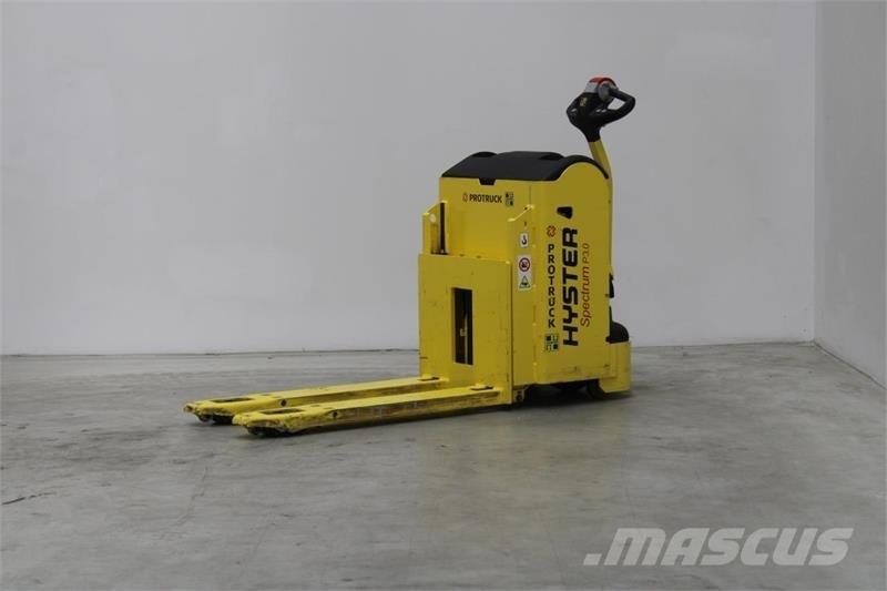 Hyster P3.0 Električni nizko dvižni viličar