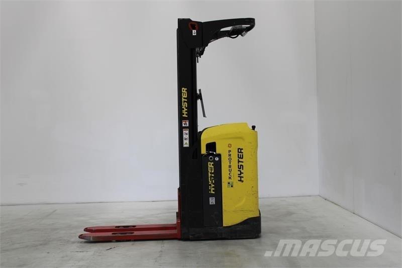 Hyster RS1.6 Samopogonski ročni viličarji