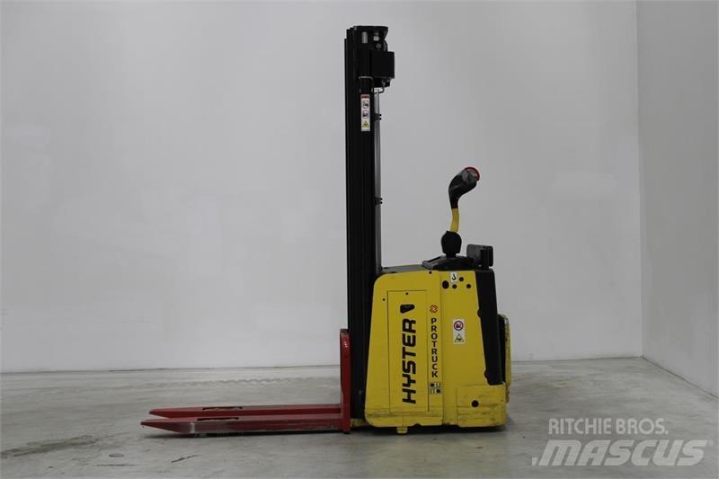 Hyster S1.5S Samopogonski ročni viličarji