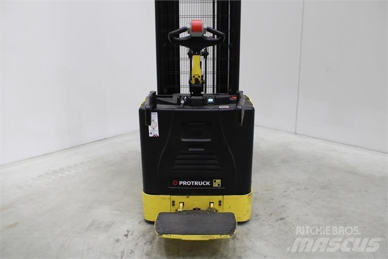 Hyster S1.5S Samopogonski ročni viličarji