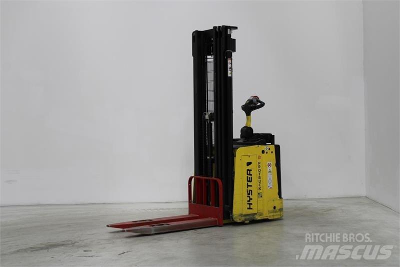 Hyster S1.5S Samopogonski ročni viličarji