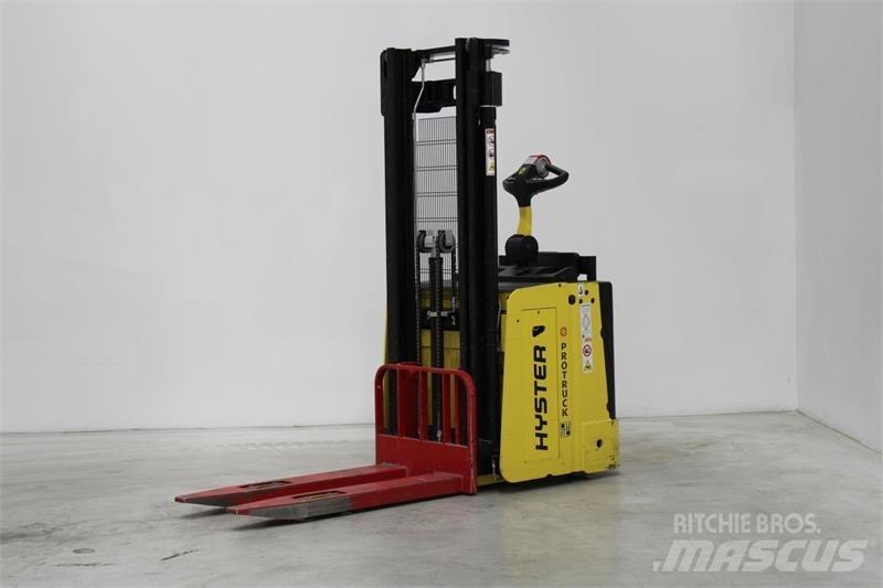 Hyster S1.5S Samopogonski ročni viličarji