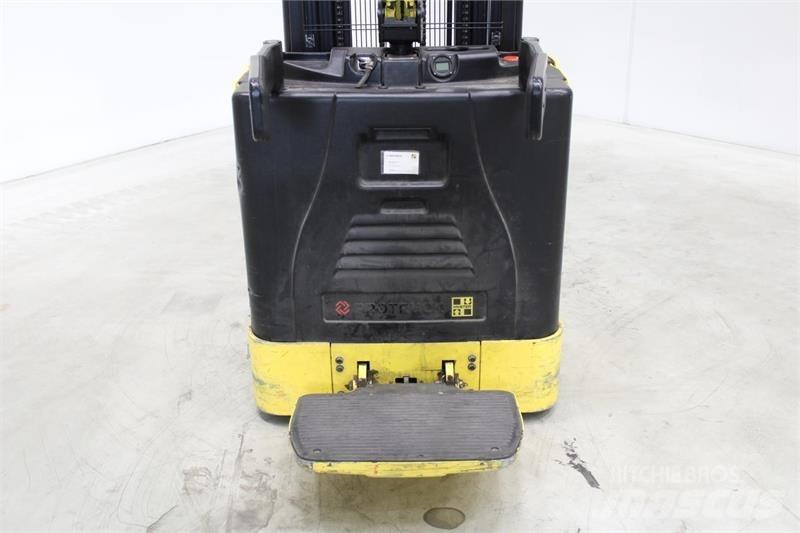 Hyster S1.5S Samopogonski ročni viličarji