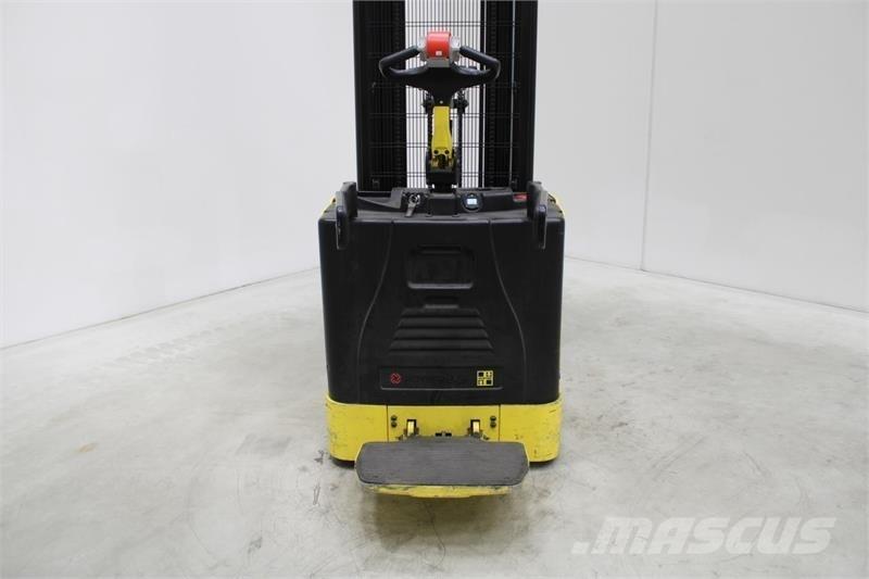 Hyster S1.5S Samopogonski ročni viličarji