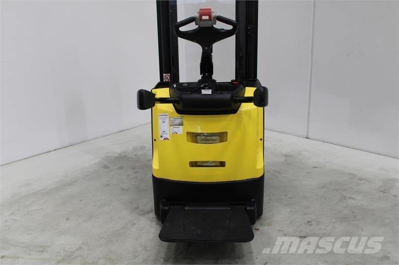 Hyster S1.6S Samopogonski ročni viličarji