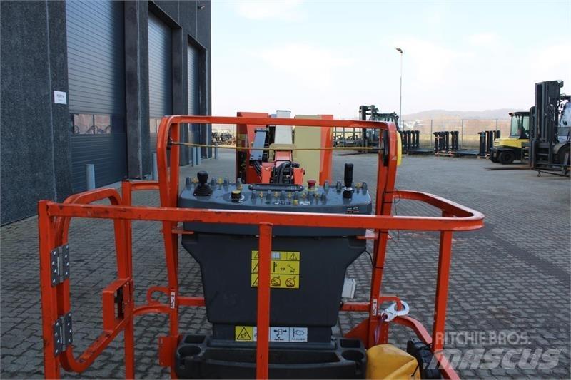 JLG E300AJP Zglobne dvižne ploščadi