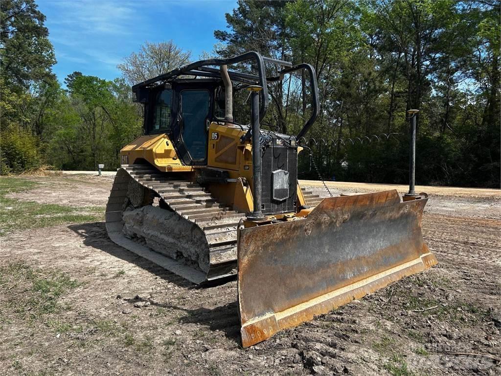 CAT D5 Buldožerji goseničarji