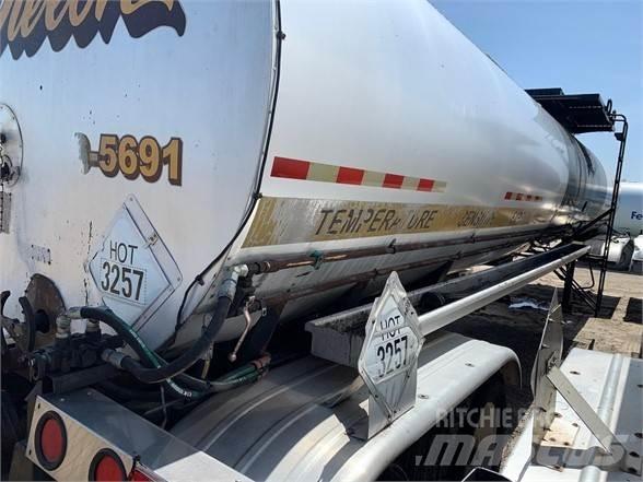 Etnyre STEEL 7,500 Polprikolice cisterne