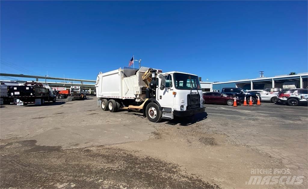 Autocar ACX64 Komunalni tovornjaki
