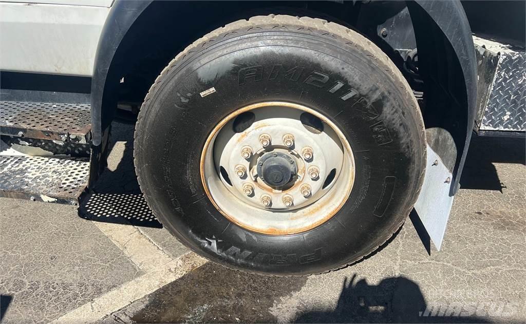 Autocar WX64 Komunalni tovornjaki