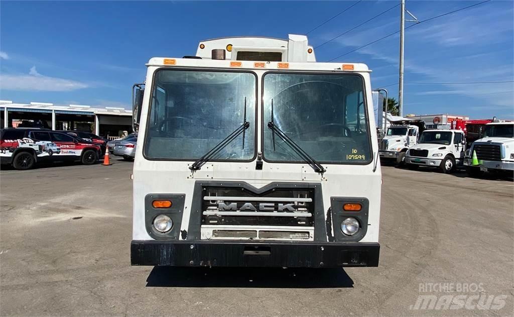 Mack LEU613 Komunalni tovornjaki