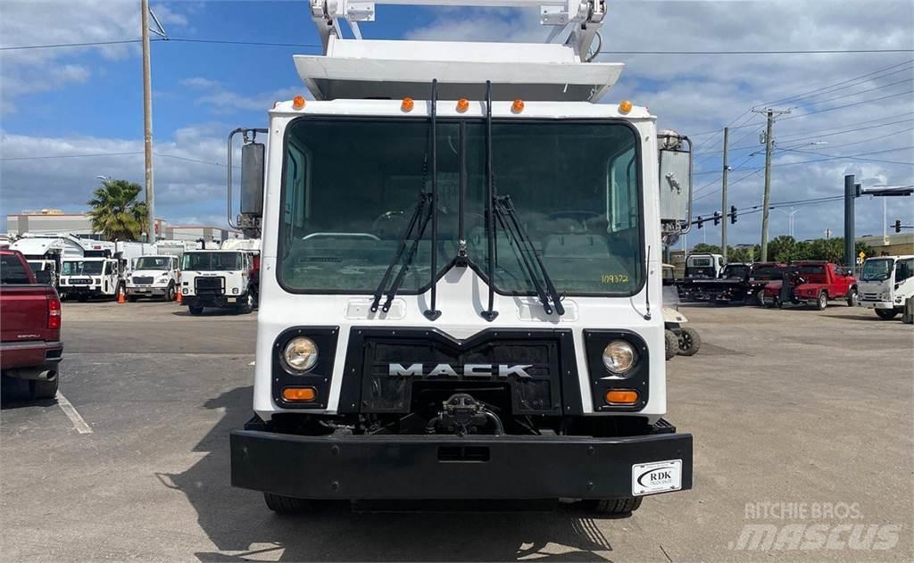Mack MRU Komunalni tovornjaki